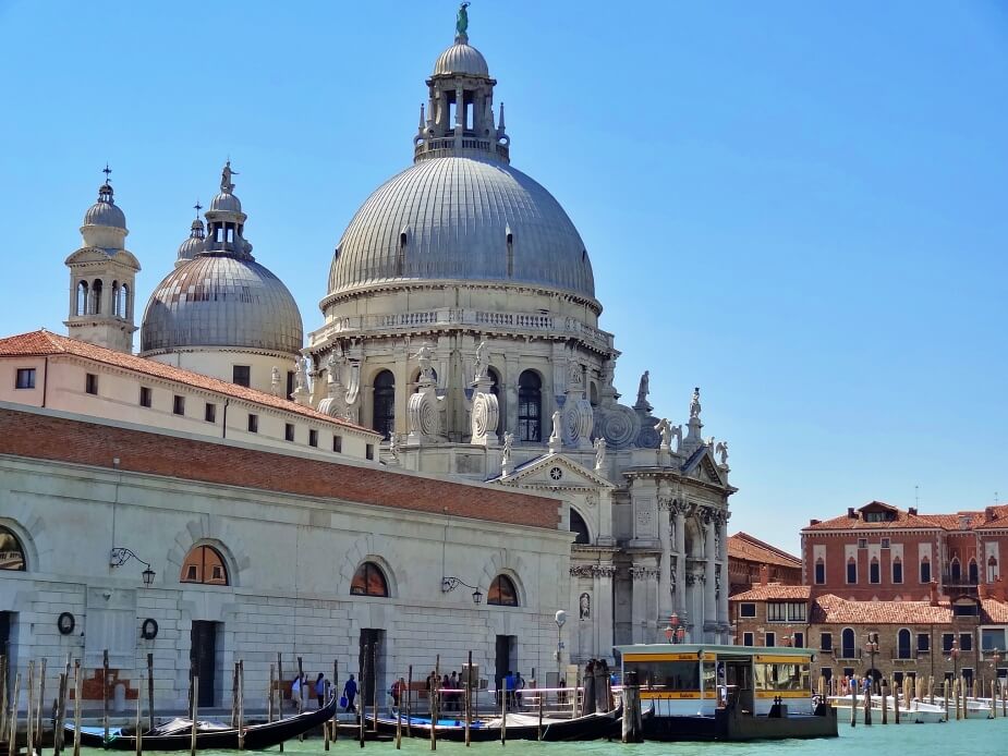 An In-depth Guide how to get from Rome to Venice.